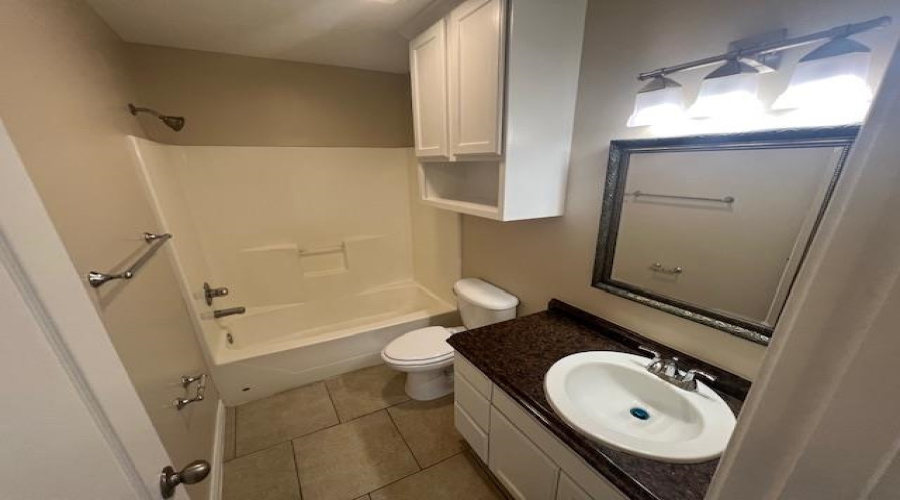 2720 Camelot Dr, Laredo, Texas 78041, 2 Bedrooms Bedrooms, 4 Rooms Rooms,2 BathroomsBathrooms,Residential,For Rent,2720 Camelot Dr,20260926