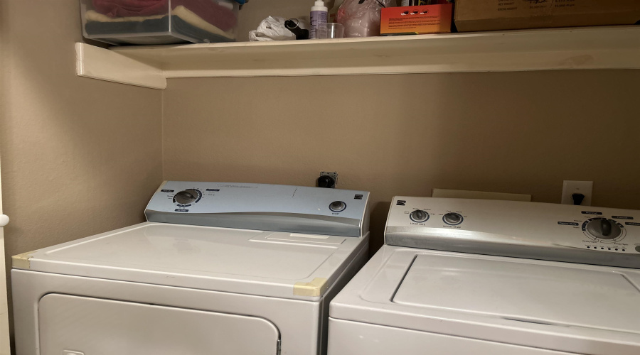 1000 Ranchway Dr, Laredo, Texas 78045, 3 Bedrooms Bedrooms, 4 Rooms Rooms,3 BathroomsBathrooms,Residential,For Sale,1000 Ranchway Dr,20254631