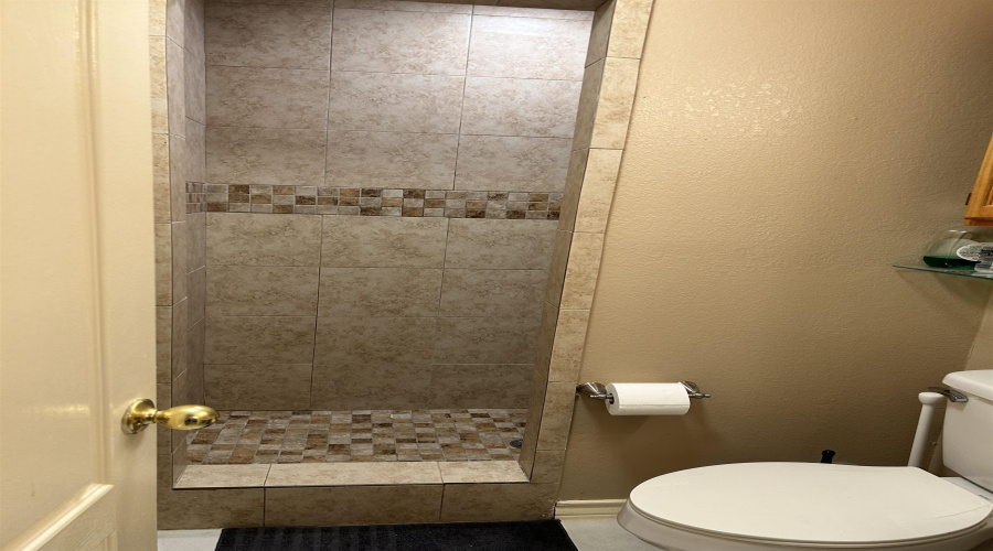 1000 Ranchway Dr, Laredo, Texas 78045, 3 Bedrooms Bedrooms, 4 Rooms Rooms,3 BathroomsBathrooms,Residential,For Sale,1000 Ranchway Dr,20254631