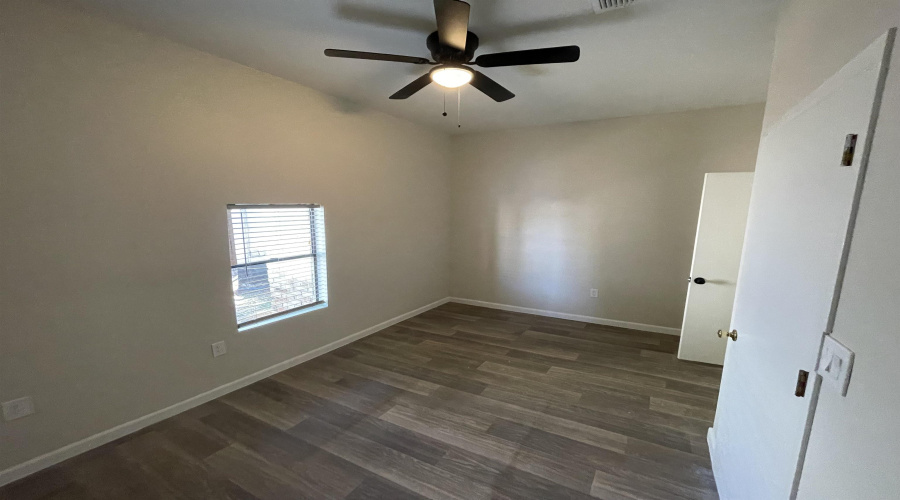 1509 Monterrey Ave, LAREDO, Texas 78040, 2 Bedrooms Bedrooms, 4 Rooms Rooms,1 BathroomBathrooms,Residential,For Rent,1509 Monterrey Ave,20260928