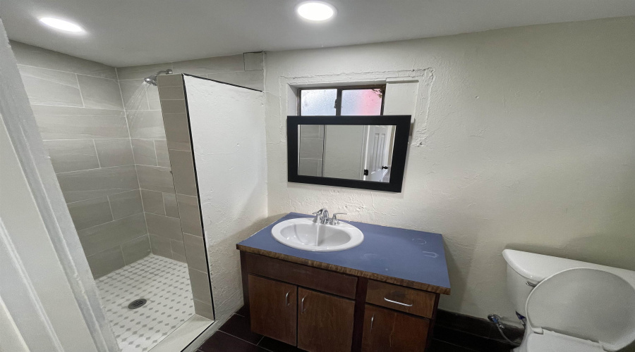 1509 Monterrey Ave, LAREDO, Texas 78040, 2 Bedrooms Bedrooms, 4 Rooms Rooms,1 BathroomBathrooms,Residential,For Rent,1509 Monterrey Ave,20260928