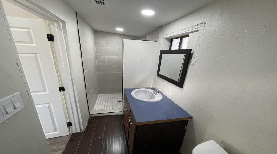 1509 Monterrey Ave, LAREDO, Texas 78040, 2 Bedrooms Bedrooms, 4 Rooms Rooms,1 BathroomBathrooms,Residential,For Rent,1509 Monterrey Ave,20260928