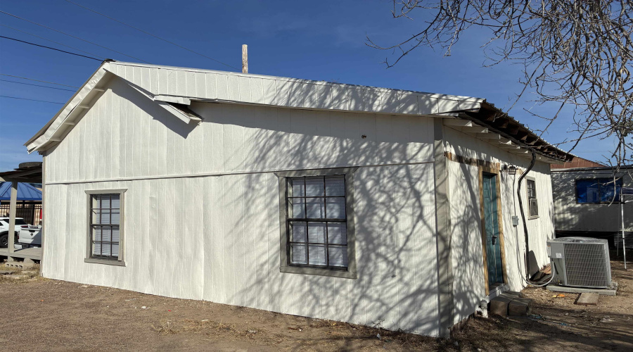 1509 Monterrey Ave, LAREDO, Texas 78040, 2 Bedrooms Bedrooms, 4 Rooms Rooms,1 BathroomBathrooms,Residential,For Rent,1509 Monterrey Ave,20260928