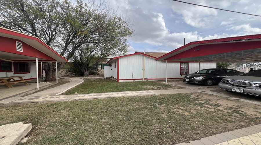 310 W Frost St, Laredo, Texas 78040-2124, 2 Bedrooms Bedrooms, 4 Rooms Rooms,1 BathroomBathrooms,Residential,For Sale,310 W Frost St,20260931