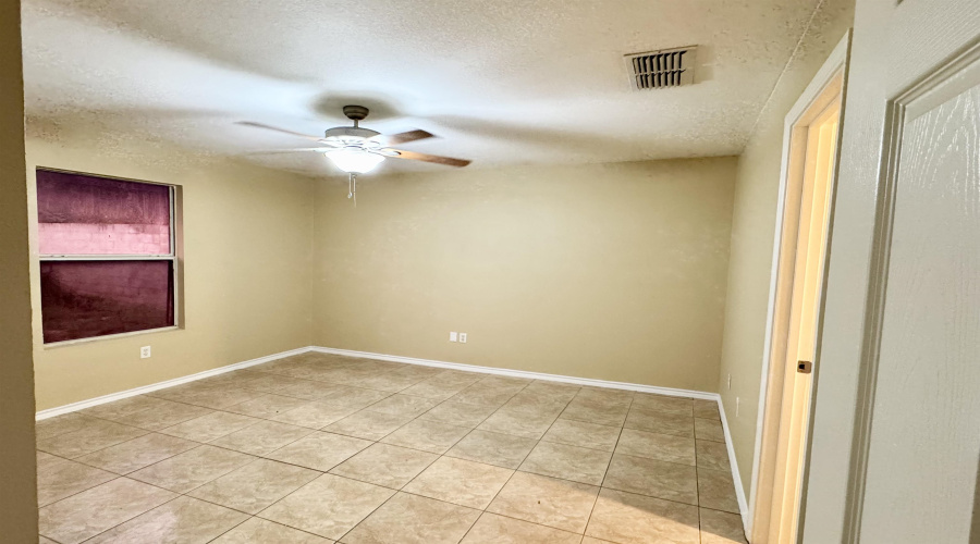 321 Ocean Dr, Laredo, Texas 78043, 3 Bedrooms Bedrooms, 5 Rooms Rooms,2 BathroomsBathrooms,Residential,For Rent,321 Ocean Dr,20260934