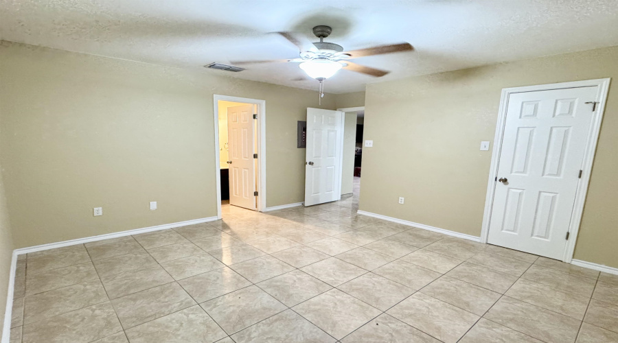 321 Ocean Dr, Laredo, Texas 78043, 3 Bedrooms Bedrooms, 5 Rooms Rooms,2 BathroomsBathrooms,Residential,For Rent,321 Ocean Dr,20260934