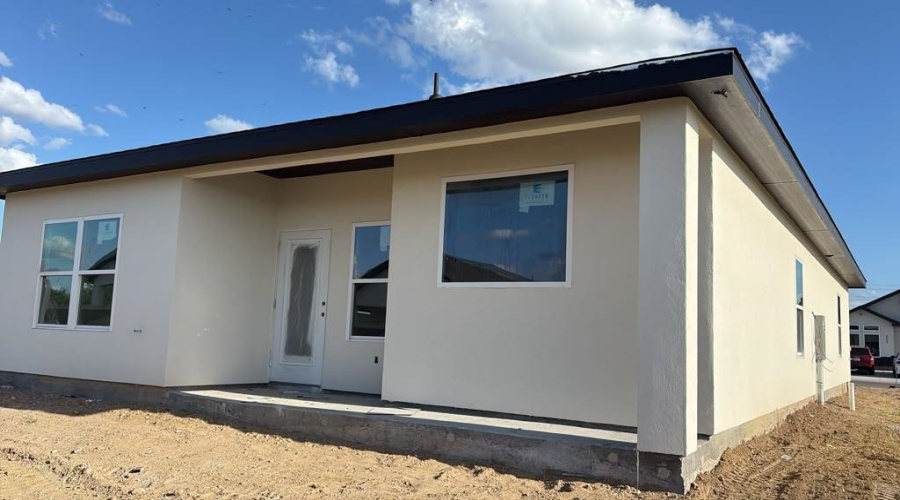 6006 Heather Loop, Laredo, Texas 78043, 3 Bedrooms Bedrooms, 4 Rooms Rooms,2 BathroomsBathrooms,Residential,For Sale,6006 Heather Loop,20260935