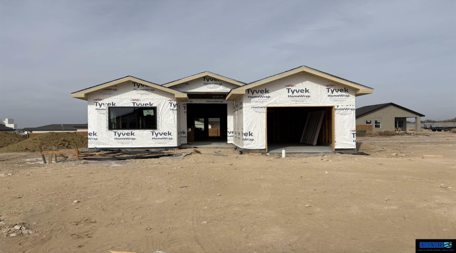 6006 Heather Loop, Laredo, Texas 78043, 3 Bedrooms Bedrooms, 4 Rooms Rooms,2 BathroomsBathrooms,Residential,For Sale,6006 Heather Loop,20260935