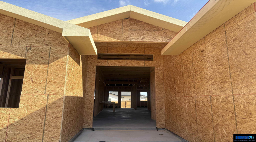 6006 Heather Loop, Laredo, Texas 78043, 3 Bedrooms Bedrooms, 4 Rooms Rooms,2 BathroomsBathrooms,Residential,For Sale,6006 Heather Loop,20260935