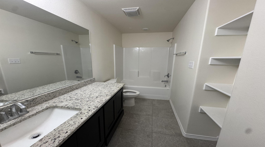 1828 Port Louisiana Dr, Laredo, Texas 78045, 3 Bedrooms Bedrooms, 5 Rooms Rooms,2 BathroomsBathrooms,Residential,For Rent,1828 Port Louisiana Dr,20260936