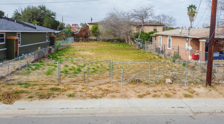 204 E San Pedro St, Laredo, Texas 78040, ,Land,For Sale,204 E San Pedro St,20260938