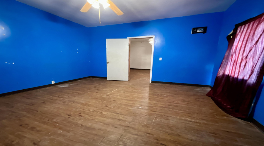 302 E San Jose St, Laredo, Texas 78040, ,Multi-family,For Sale,302 E San Jose St,20260941