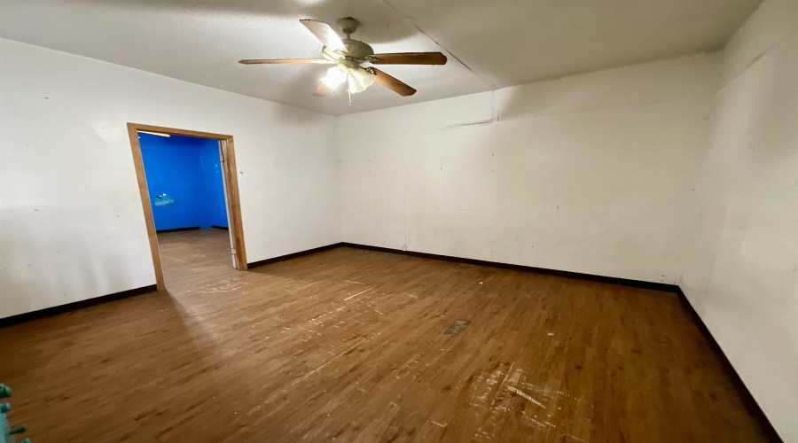 302 E San Jose St, Laredo, Texas 78040, ,Multi-family,For Sale,302 E San Jose St,20260941