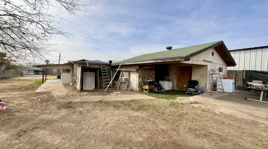 302 E San Jose St, Laredo, Texas 78040, ,Multi-family,For Sale,302 E San Jose St,20260941