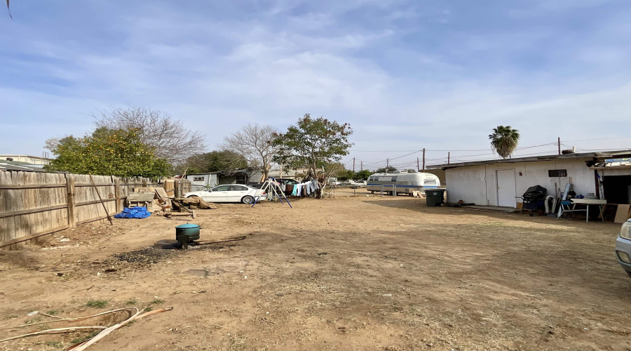 302 E San Jose St, Laredo, Texas 78040, ,Multi-family,For Sale,302 E San Jose St,20260941