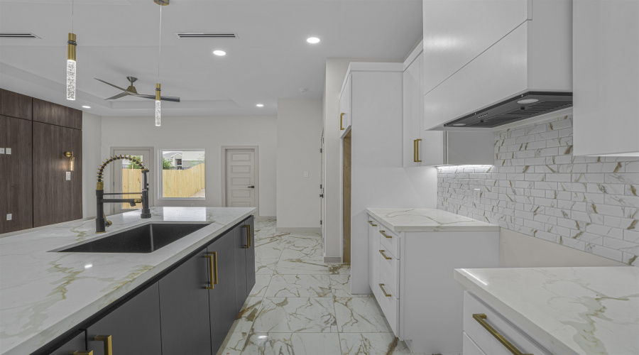 214 Lusitano Dr., LAREDO, Texas 78046, 4 Bedrooms Bedrooms, 5 Rooms Rooms,2 BathroomsBathrooms,Residential,For Sale,214 Lusitano Dr.,20260937