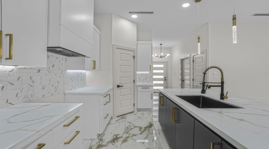 214 Lusitano Dr., LAREDO, Texas 78046, 4 Bedrooms Bedrooms, 5 Rooms Rooms,2 BathroomsBathrooms,Residential,For Sale,214 Lusitano Dr.,20260937