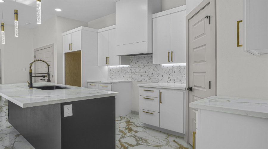 214 Lusitano Dr., LAREDO, Texas 78046, 4 Bedrooms Bedrooms, 5 Rooms Rooms,2 BathroomsBathrooms,Residential,For Sale,214 Lusitano Dr.,20260937