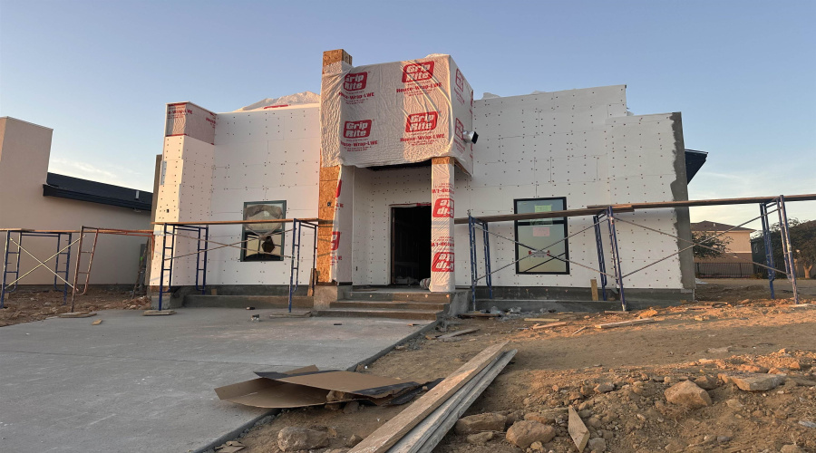 214 Lusitano Dr., LAREDO, Texas 78046, 4 Bedrooms Bedrooms, 5 Rooms Rooms,2 BathroomsBathrooms,Residential,For Sale,214 Lusitano Dr.,20260937