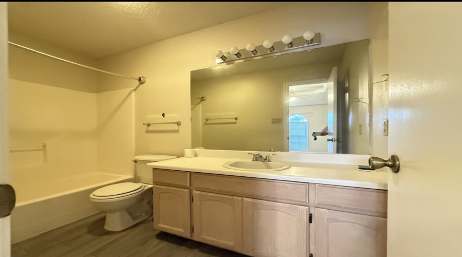 758 Snake Dr, Laredo, Texas 78045, 3 Bedrooms Bedrooms, 6 Rooms Rooms,2 BathroomsBathrooms,Residential,For Sale,758 Snake Dr,20260939