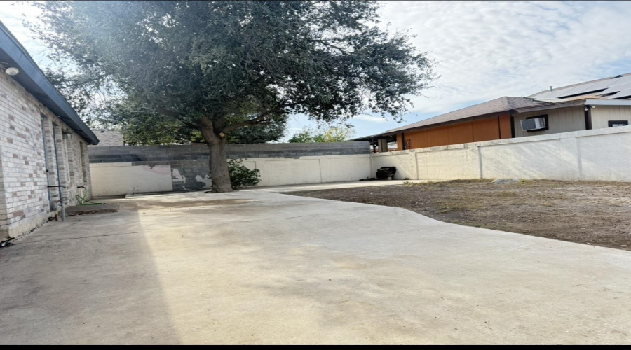 758 Snake Dr, Laredo, Texas 78045, 3 Bedrooms Bedrooms, 6 Rooms Rooms,2 BathroomsBathrooms,Residential,For Sale,758 Snake Dr,20260939