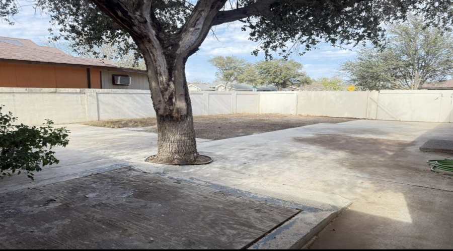 758 Snake Dr, Laredo, Texas 78045, 3 Bedrooms Bedrooms, 6 Rooms Rooms,2 BathroomsBathrooms,Residential,For Sale,758 Snake Dr,20260939