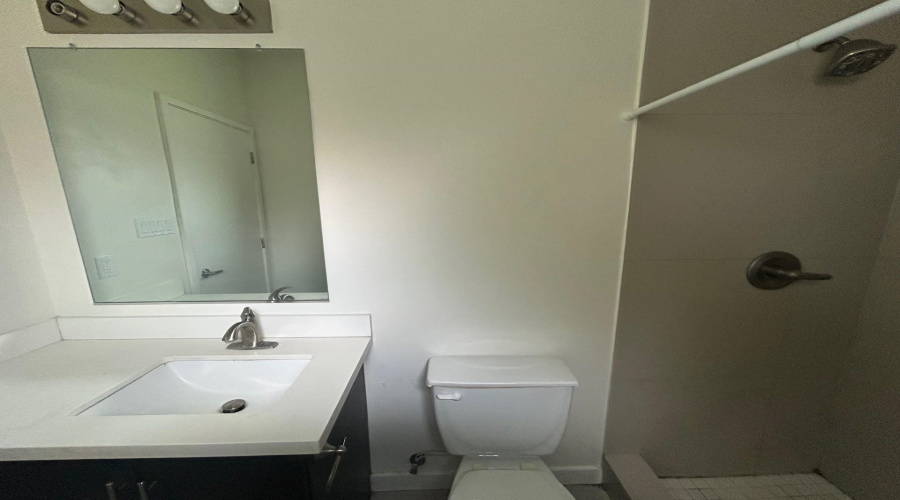 501 Shiloh Dr, LAREDO, Texas 78045, 2 Bedrooms Bedrooms, 5 Rooms Rooms,2 BathroomsBathrooms,Residential,For Rent,501 Shiloh Dr,20260940