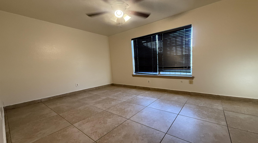 4902 Marcella Ave, Laredo, Texas 78041, 2 Bedrooms Bedrooms, 4 Rooms Rooms,1 BathroomBathrooms,Residential,For Sale,4902 Marcella Ave,20260942