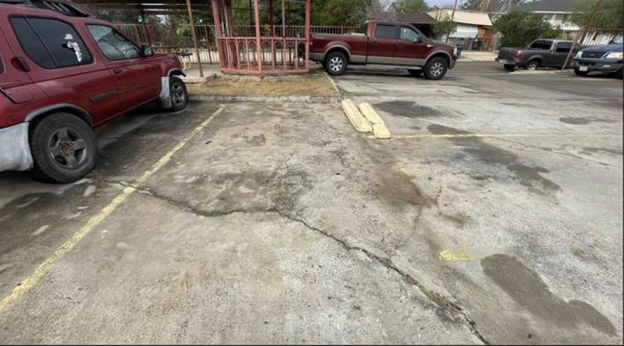 3801 Salinas Ave, Laredo, Texas 78041, 2 Bedrooms Bedrooms, 3 Rooms Rooms,1 BathroomBathrooms,Residential,For Rent,3801 Salinas Ave,20260944