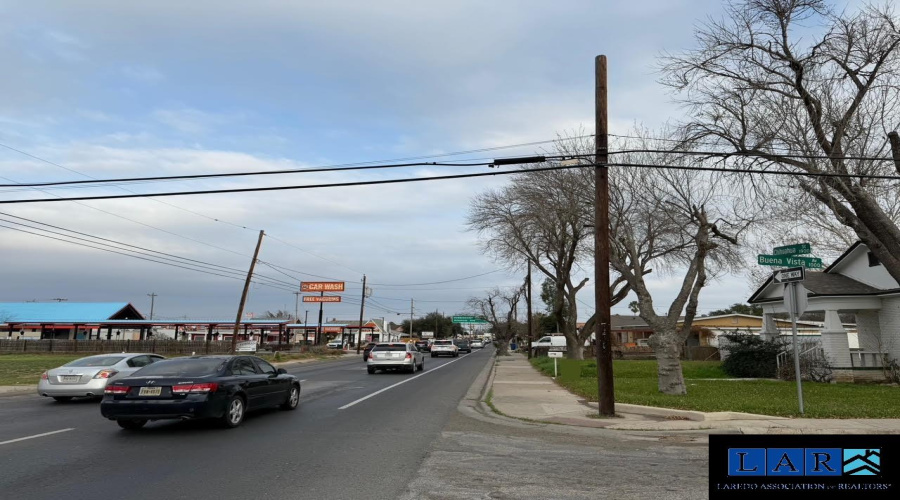 1901 Chihuahua St, Laredo, Texas 78043, ,2 BathroomsBathrooms,Commercial retail/office,For Rent,1901 Chihuahua St,20260954