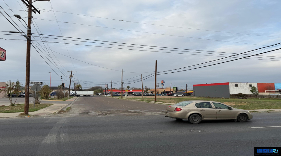 1901 Chihuahua St, Laredo, Texas 78043, ,2 BathroomsBathrooms,Commercial retail/office,For Rent,1901 Chihuahua St,20260954