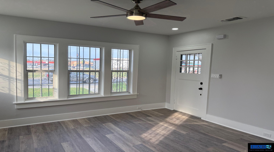 1901 Chihuahua St, Laredo, Texas 78043, ,2 BathroomsBathrooms,Commercial retail/office,For Rent,1901 Chihuahua St,20260954