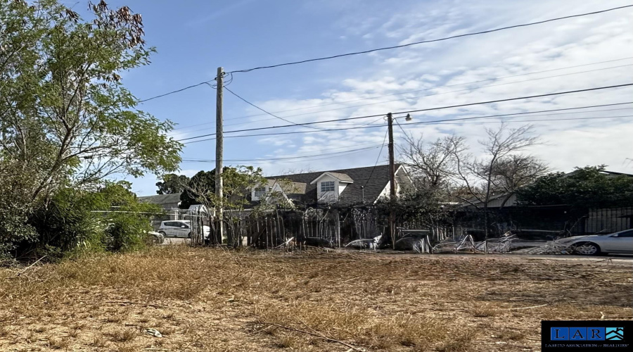906 E Kearney St, Laredo, Texas 78040, ,Land,For Sale,906 E Kearney St,20260955