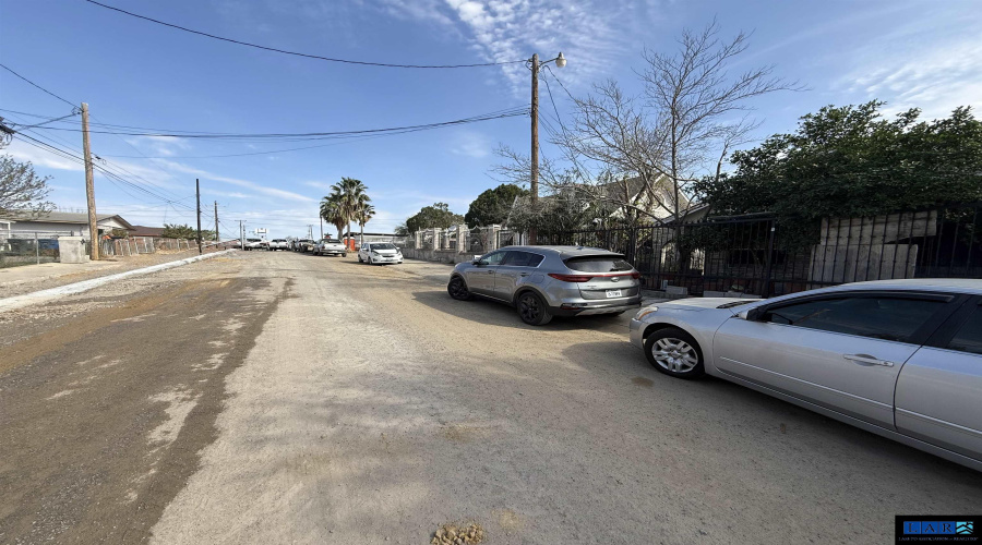906 E Kearney St, Laredo, Texas 78040, ,Land,For Sale,906 E Kearney St,20260955