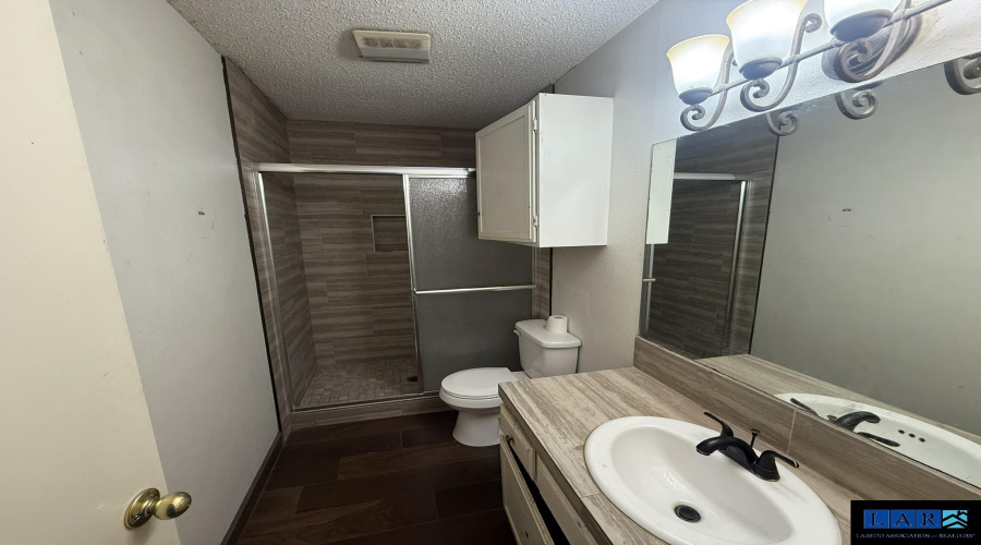 5500 McPherson Rd, Laredo, Texas 78041-0000, 3 Bedrooms Bedrooms, 5 Rooms Rooms,2 BathroomsBathrooms,Residential,For Sale,5500 McPherson Rd,20252510