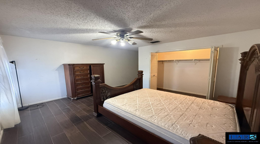 5500 McPherson Rd, Laredo, Texas 78041-0000, 3 Bedrooms Bedrooms, 5 Rooms Rooms,2 BathroomsBathrooms,Residential,For Sale,5500 McPherson Rd,20252510