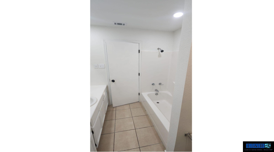 1021 Savannah Lp, laredo, Texas 78046, 3 Bedrooms Bedrooms, 5 Rooms Rooms,2 BathroomsBathrooms,Residential,For Rent,1021 Savannah Lp,20260945