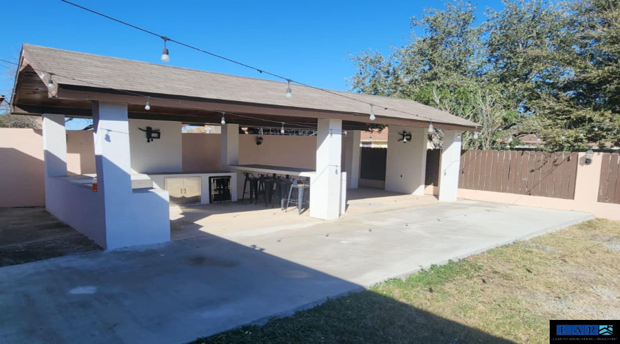 1021 Savannah Lp, laredo, Texas 78046, 3 Bedrooms Bedrooms, 5 Rooms Rooms,2 BathroomsBathrooms,Residential,For Rent,1021 Savannah Lp,20260945