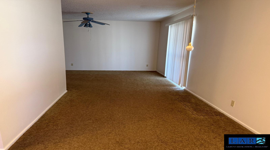 1504 Hibiscus Ln, Laredo, Texas 78041, 3 Bedrooms Bedrooms, 5 Rooms Rooms,2 BathroomsBathrooms,Residential,For Sale,1504 Hibiscus Ln,20260948