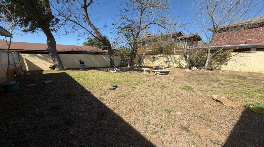 1504 Hibiscus Ln, Laredo, Texas 78041, 3 Bedrooms Bedrooms, 5 Rooms Rooms,2 BathroomsBathrooms,Residential,For Sale,1504 Hibiscus Ln,20260948