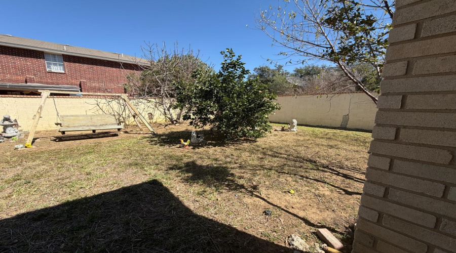 1504 Hibiscus Ln, Laredo, Texas 78041, 3 Bedrooms Bedrooms, 5 Rooms Rooms,2 BathroomsBathrooms,Residential,For Sale,1504 Hibiscus Ln,20260948