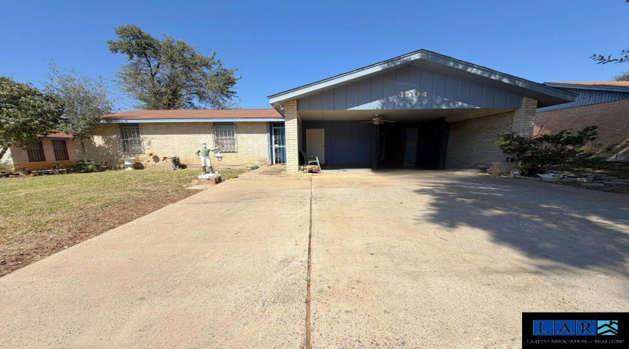 1504 Hibiscus Ln, Laredo, Texas 78041, 3 Bedrooms Bedrooms, 5 Rooms Rooms,2 BathroomsBathrooms,Residential,For Sale,1504 Hibiscus Ln,20260948