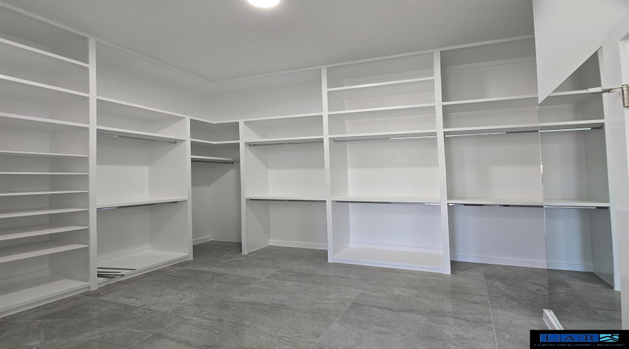 1110 Noyola Loop, Laredo, Texas 78046-6072, 5 Bedrooms Bedrooms, 6 Rooms Rooms,2 BathroomsBathrooms,Residential,For Sale,1110 Noyola Loop,20260950