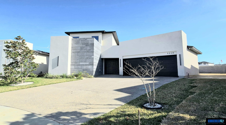 1110 Noyola Loop, Laredo, Texas 78046-6072, 5 Bedrooms Bedrooms, 6 Rooms Rooms,2 BathroomsBathrooms,Residential,For Sale,1110 Noyola Loop,20260950