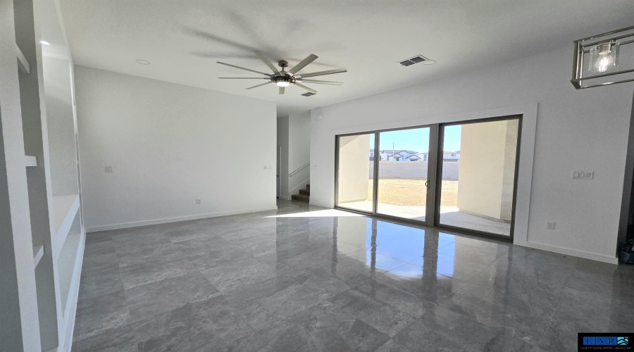 1110 Noyola Loop, Laredo, Texas 78046-6072, 5 Bedrooms Bedrooms, 6 Rooms Rooms,2 BathroomsBathrooms,Residential,For Sale,1110 Noyola Loop,20260950