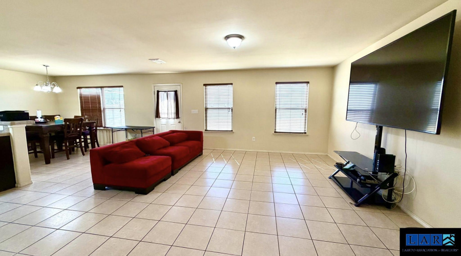 3417 Armando Pena Dr, Laredo, Texas 78046, 3 Bedrooms Bedrooms, 6 Rooms Rooms,2 BathroomsBathrooms,Residential,For Sale,3417 Armando Pena Dr,20260953