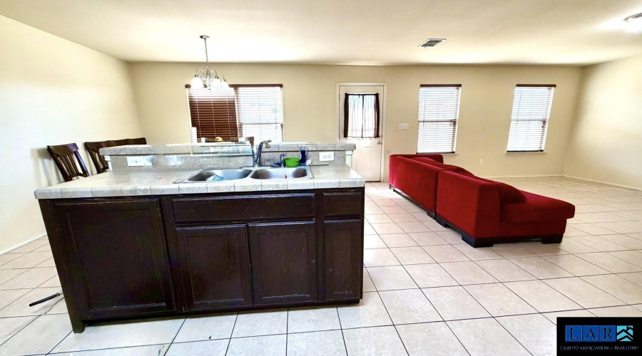 3417 Armando Pena Dr, Laredo, Texas 78046, 3 Bedrooms Bedrooms, 6 Rooms Rooms,2 BathroomsBathrooms,Residential,For Sale,3417 Armando Pena Dr,20260953