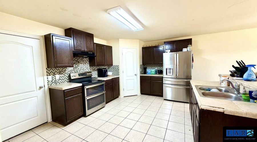 3417 Armando Pena Dr, Laredo, Texas 78046, 3 Bedrooms Bedrooms, 6 Rooms Rooms,2 BathroomsBathrooms,Residential,For Sale,3417 Armando Pena Dr,20260953