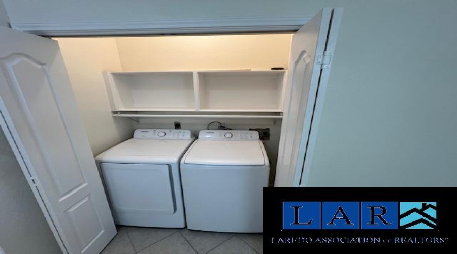 1000 Ranchway Dr, Laredo, Texas 78045, 3 Bedrooms Bedrooms, 6 Rooms Rooms,3 BathroomsBathrooms,Residential,For Rent,1000 Ranchway Dr,20260956