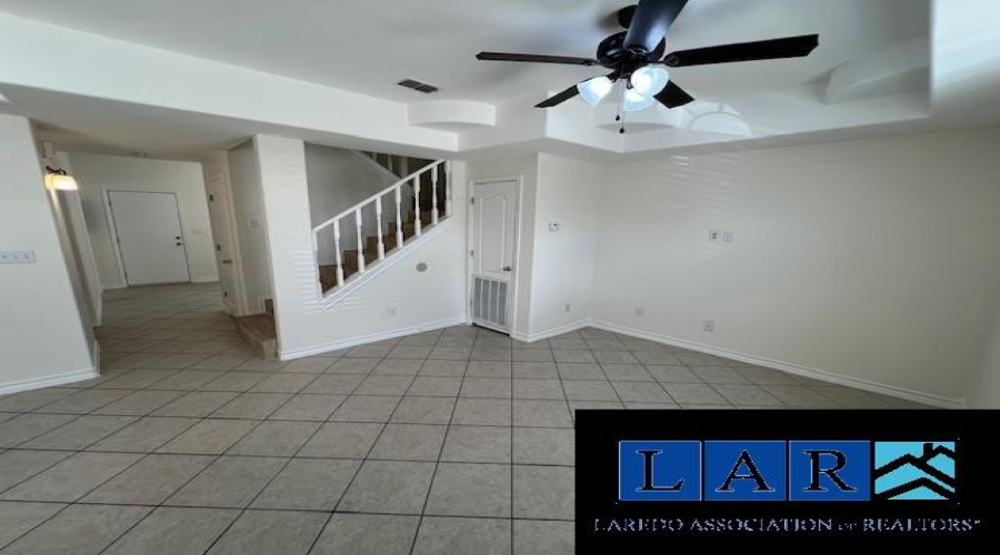 1000 Ranchway Dr, Laredo, Texas 78045, 3 Bedrooms Bedrooms, 6 Rooms Rooms,3 BathroomsBathrooms,Residential,For Rent,1000 Ranchway Dr,20260956